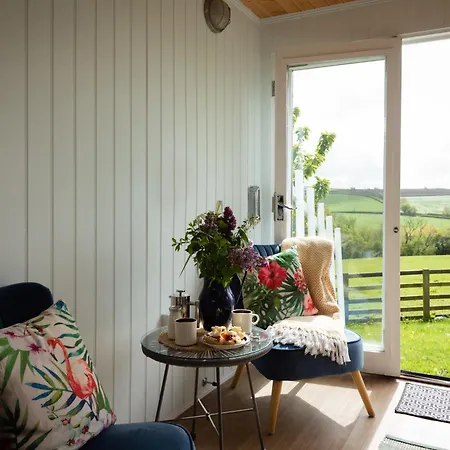 Luxury tent Safari Cornwall *